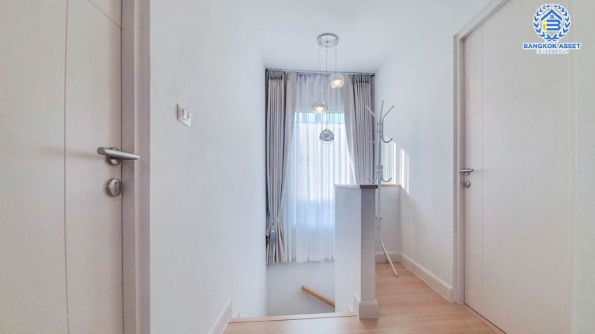 *****บ้านเดี่ยวมือสองย่านสมุทรปราการ ม.คณาสิริ บางนา เนื้อที่กว้างขวางถึง 50 ตร.ว. ฟังก์ชัน 3 ห้องนอน 2 ห้องน้ำ 2 ที่จอดรถ แถมฟรี! 3 เครื่องปรับอากาศ, 2 เครื่องทำน้ำอุ่น บ้านใหม่ เฟอร์นิเจอร์พร้อมอยู่ บนทำเลไม่ไกลจากสนามบินสุวรรณภูมิ ใกล้ทางด่วน "บางนา-บางปะกง"